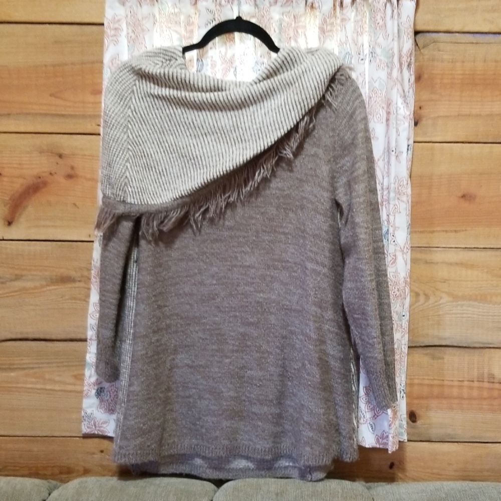 Sweater - Picture 3 of 3